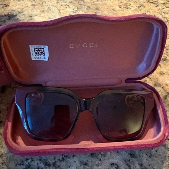 Gucci Women\'s faded burgundy tortoise shell sunglasses authentic Gucci Tortoiseshell Sunglasses - Ann main image 2